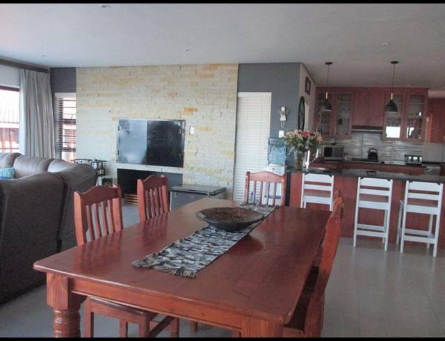 3 BEDROOM HOUSE FOR SALE IN DANA BAY